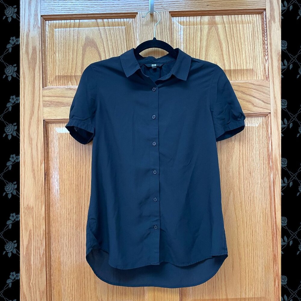 Uniqlo Black Button-up Shirt